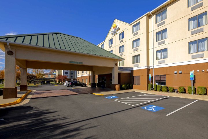 匡蒂科正门北方附近舒适酒店(Comfort Inn Near Quantico Main Gate North)