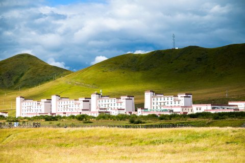 若尔盖黄河第一湾大酒店