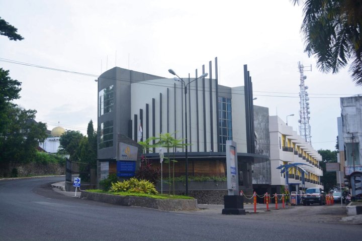 楠榜云娜酒店(Yunna Hotel Lampung)