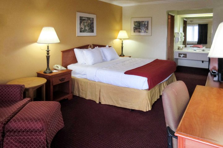 凯艺酒店(Quality Inn Klamath Falls - Crater Lake Gateway)