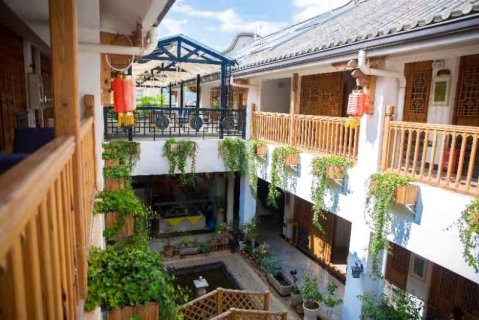 会泽泽山居客客栈