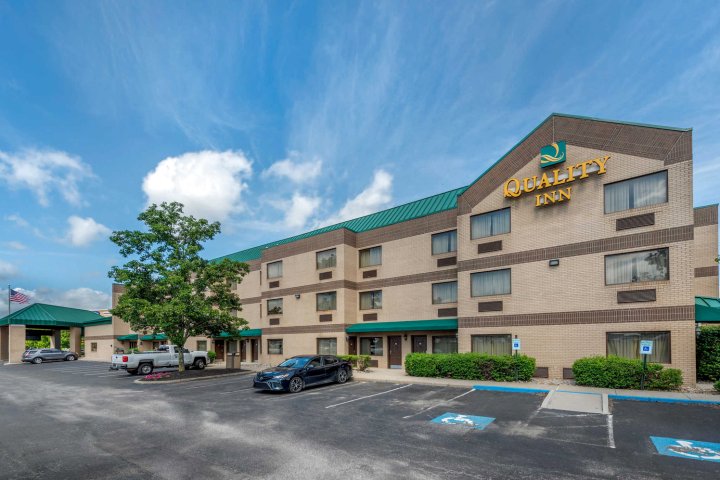 路易斯维尔品质酒店(Quality Inn Louisville)