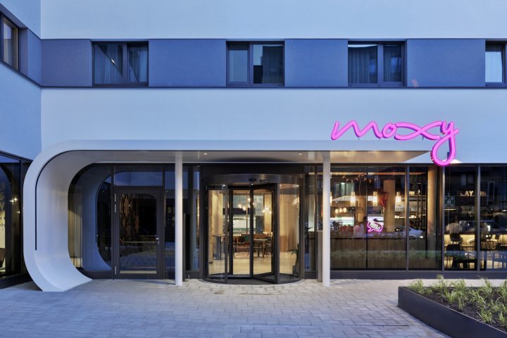 莫西汉堡阿尔托纳酒店(Moxy Hamburg Altona)
