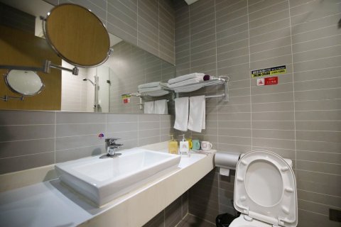 乐家服务式酒店(北京动物园西直门地铁站店)