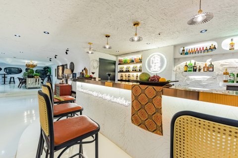 逅山梯民宿(重庆解放碑洪崖洞店)