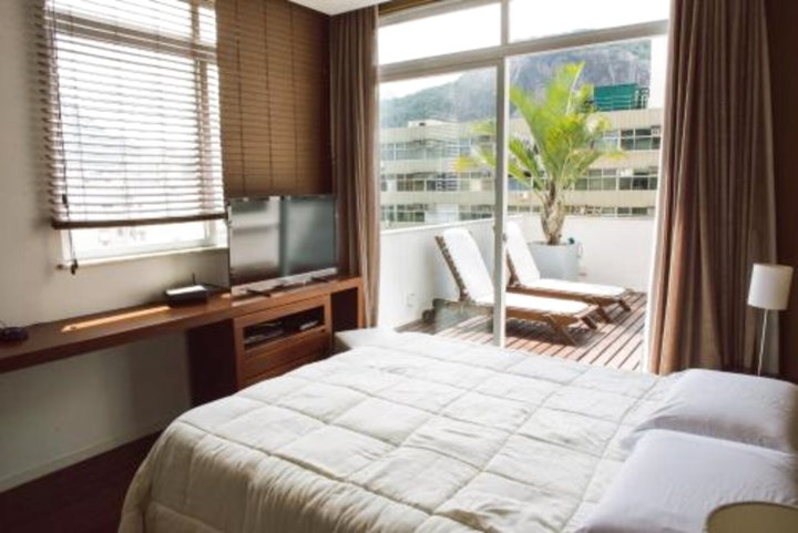 科帕卡巴纳海滩礼服18-2房公寓(Ilive018-2 Bedroom Penthouse on Copacabana Beach)