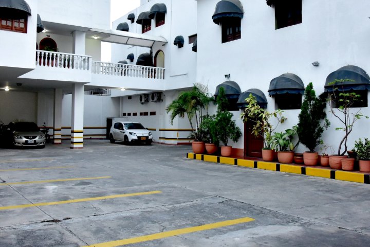 萨拉亚酒店(Hotel Zaraya)