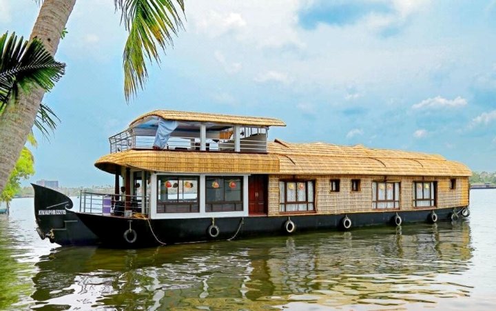 雷克因地亚船屋酒店(Lake India House Boats)