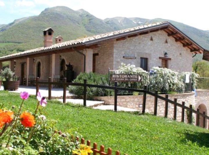 西比里尼山区公园农庄酒店(Agriturismo Casale Nel Parco Dei Monti Sibillini)