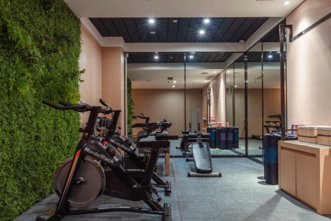 重庆解放碑亚朵酒店