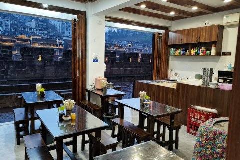 凤凰悠乐居江景民宿(凤凰古城景区店)