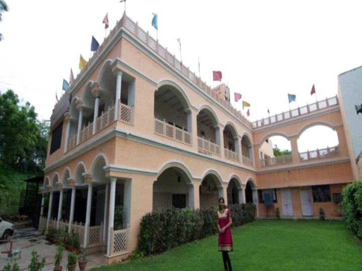 宅马萨拉旅馆(Jai MAA Sarla Guest House)