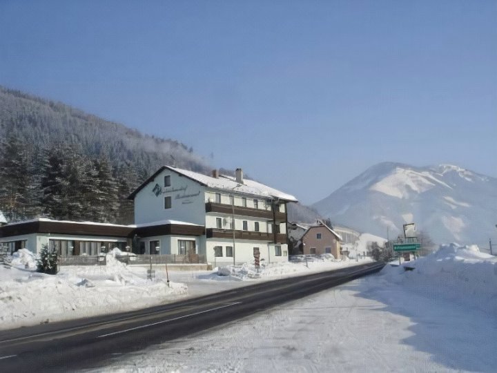 佩吉查克诺霍夫天然梦幻酒店(Pürgschachnerhof Natur & Wanderhotel)