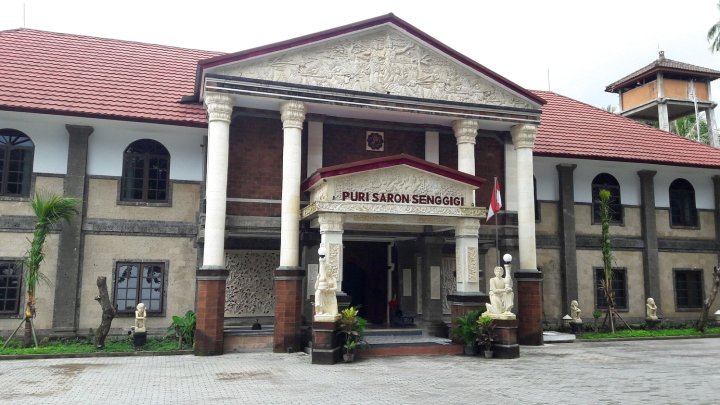 普里萨隆圣吉吉酒店(Puri Saron Senggigi Hotel)