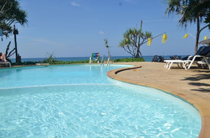 甲米兰塔岛尼斯海滩度假村(Lanta Nice Beach Resort)