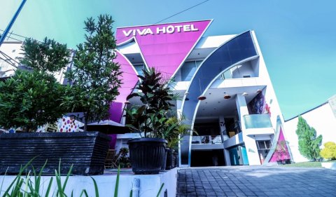 科迪里弗朗特万维瓦酒店(Viva Hotel Kediri by Front One)