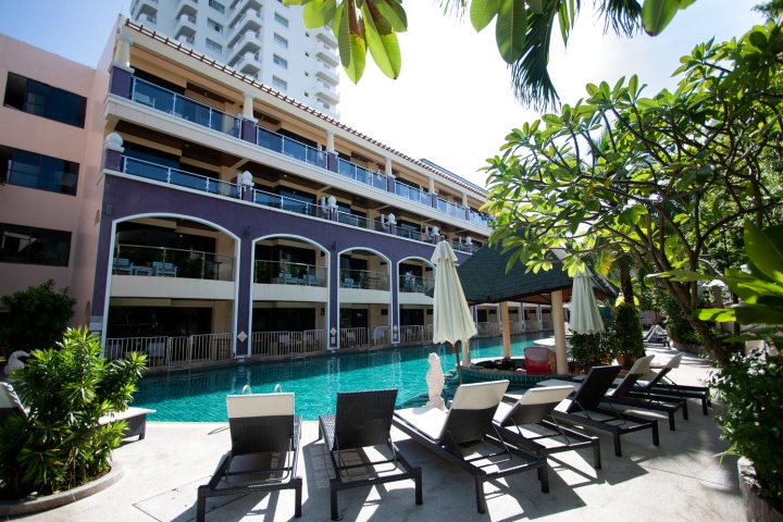 普吉岛卡伦海沙滩温泉度假酒店(Karon Sea Sands Resort & Spa Phuket)