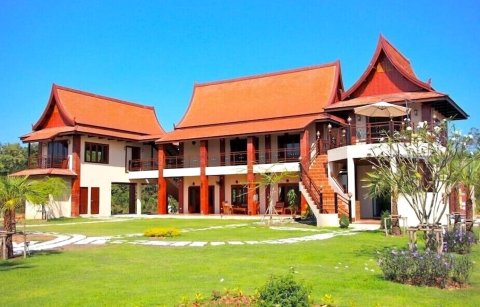 乌隆中良别墅(Nakara Villa Udon Thani)