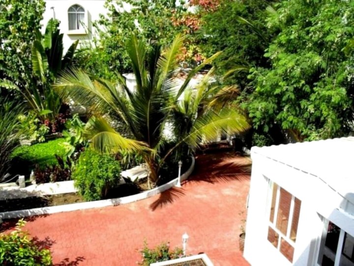 阿曼花园卢莫兹酒店(Garden Roomz Oman)