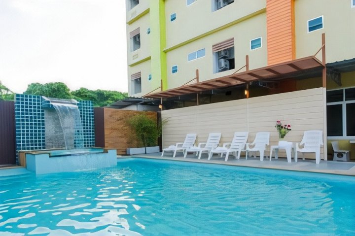 普吉岛白帕斯酒店(Bypass Hotel Phuket)