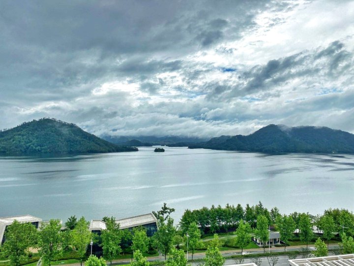 杭州寒雨天天快乐公寓