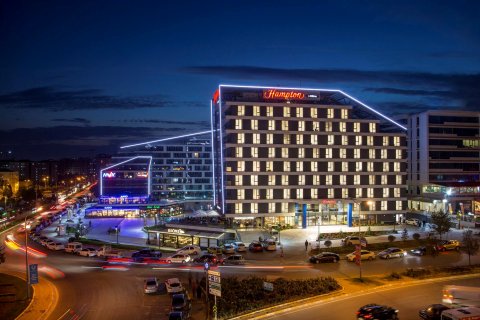 伊斯坦布尔库尔特科伊希尔顿欢朋酒店(Hampton by Hilton Istanbul Kurtkoy)