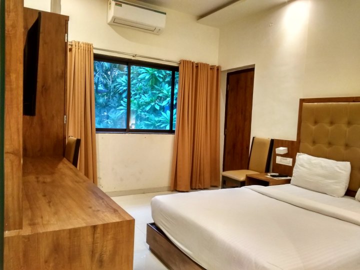 Hotel Dadar Residency near Tata Hospital