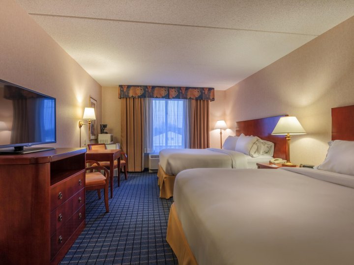 贝尔维尔智选假日酒店(Holiday Inn Express & Suites - Belleville, an IHG Hotel)
