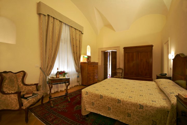 狄卡斯泰利大酒店(Grand Hotel Dei Castelli)