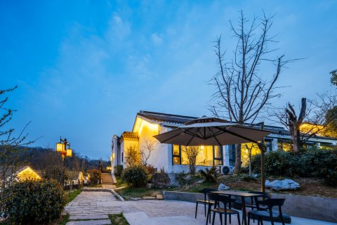 花筑·南京不老村原舍民宿 (老山国家森林公园店)