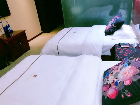 香格里拉沁鑫假日酒店