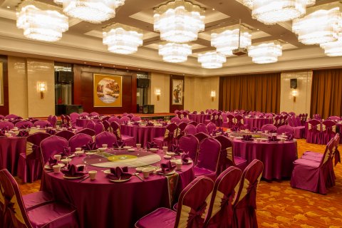 鄂尔多斯市皇室国际酒店(万达广场王府井店)