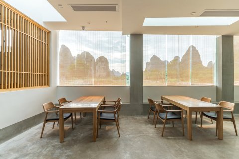 在水一方酒店(阳朔十里画廊遇龙河店)