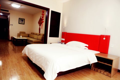 速8酒店(海阳金海螺广场店)