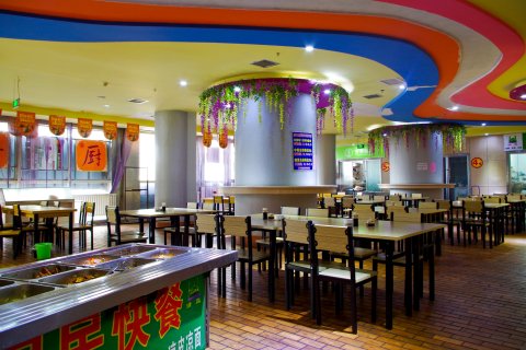 扬子水都宾馆(乌鲁木齐火车南站店)