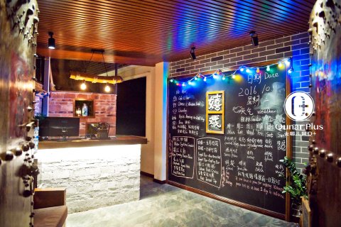 嬉戏酒店(桂林两江四湖象鼻山景区店)