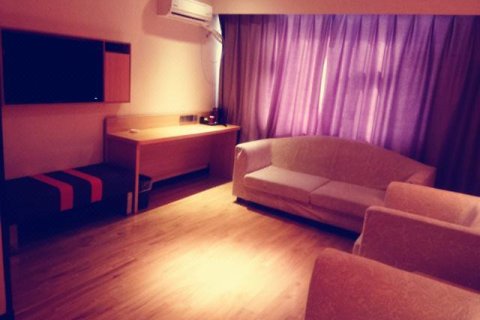 盛悦商务酒店(荣成高铁站店)