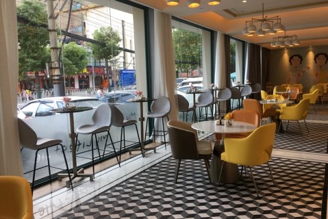 白玉兰酒店(武汉武商梦时代宝通寺地铁站店)