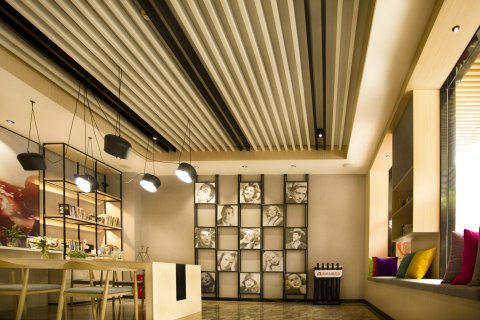 美旭S酒店(靖江汽车总站店)