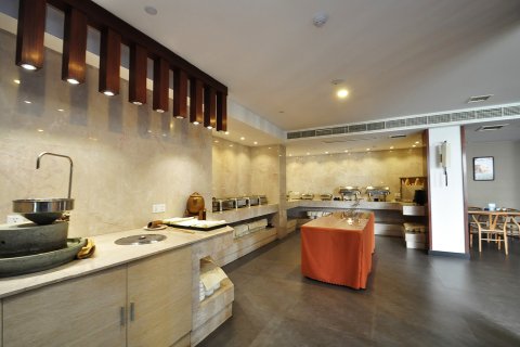 怡莱酒店(余姚新建北路店)