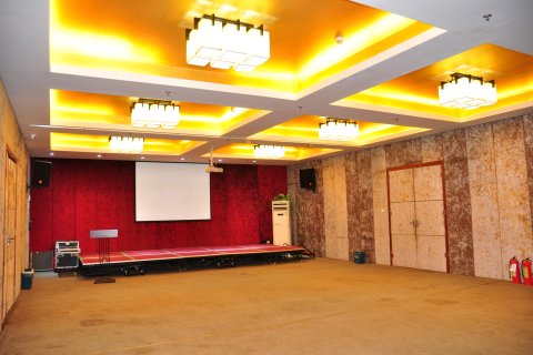 永生璞琚酒店(萍乡火车站绿茵广场店)