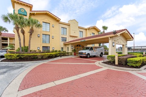 奥兰多机场西拉昆塔酒店(La Quinta Inn by Wyndham Orlando Airport West)