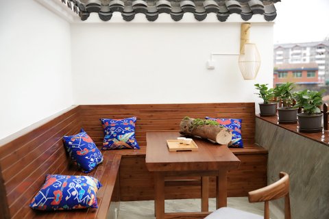 张家界界外客栈(天门山火车站店)