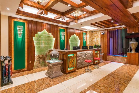 西双版纳景洪芷芳满庭酒店(告庄星光夜市店)