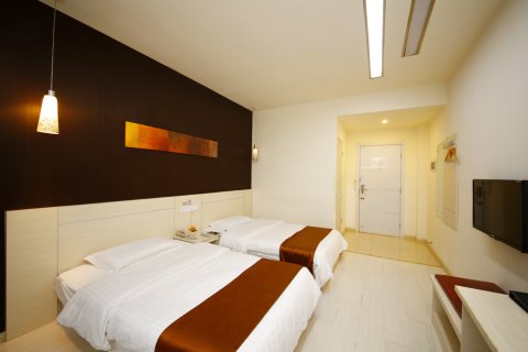 尚客优快捷酒店(凤城振兴街店)