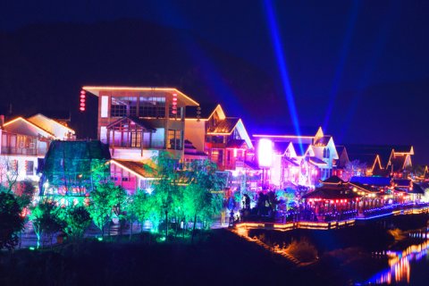 张家界溪布街陆号客栈