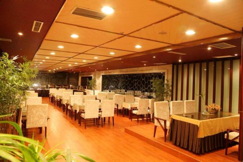 亿恒阳光精品酒店(庄河黄海大街店)