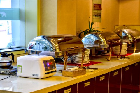 敦煌之星酒店(兰州火车站地铁站店)