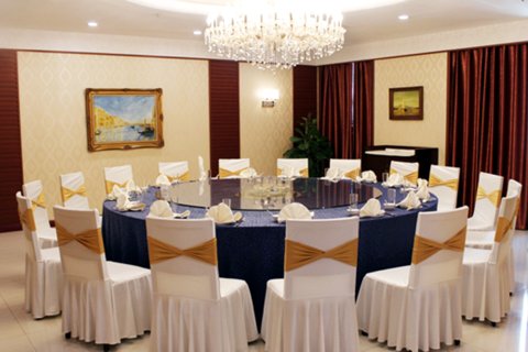 长春名门饭店(动植物公园东北师大店)