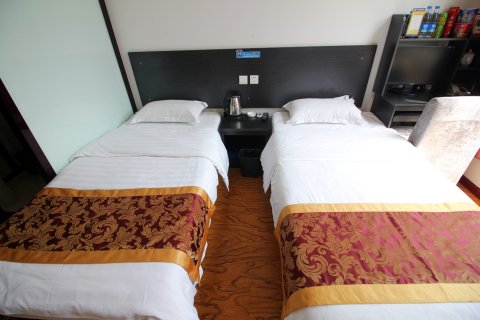 速8酒店(烟台莱州汽车站文化西街店)